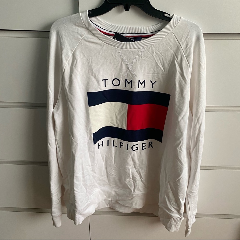 Tommy Hilfiger Crewneck 🤍